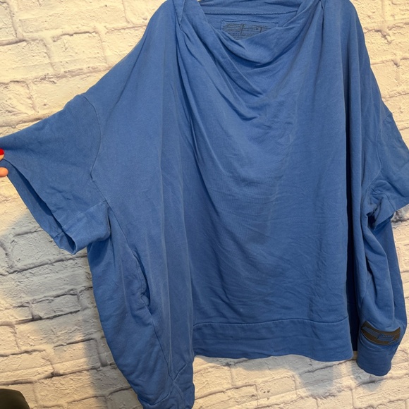 Rundholz Tunic in Blue! OS, Plus Size, Oversized. Looks good on anyone! - Picture 3 of 8